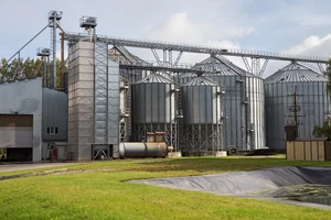 level sensors for cracked seed storage